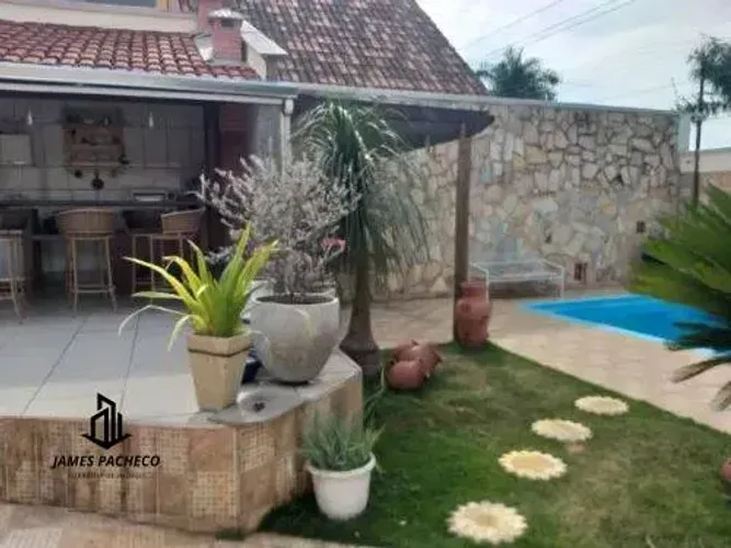 Casa sozinha no lote, 3 suítes - Jardim Vila Boa