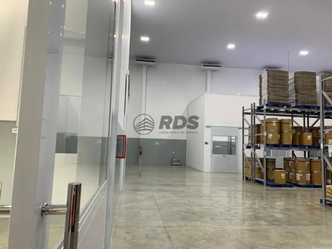 Galpão em Condomínio Industrial