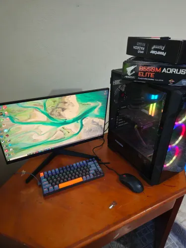Computador Gamer Plataforma AM4 - Ryzen 5 5600 e RX 6600.