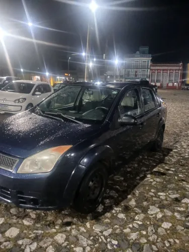 Ford Fiesta Sedan 1.0 8V Flex 4P 2009