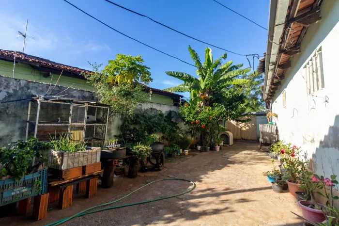 Casa 3 quartos Jardim Balneário Meia Ponte com loja frontal