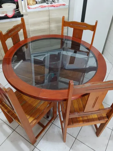 Mesa de 4 cadeiras madeira