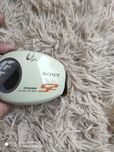 Rádio Sony antigo
