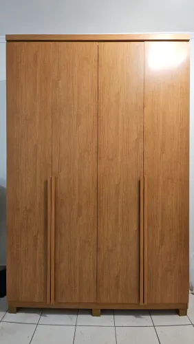 Guarda-roupas 4 portas