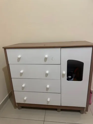 Vendo Berço com colchão e cômoda