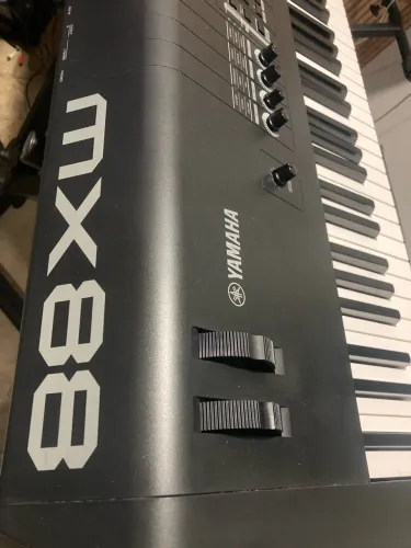 Yamaha MX88 ( não envio)