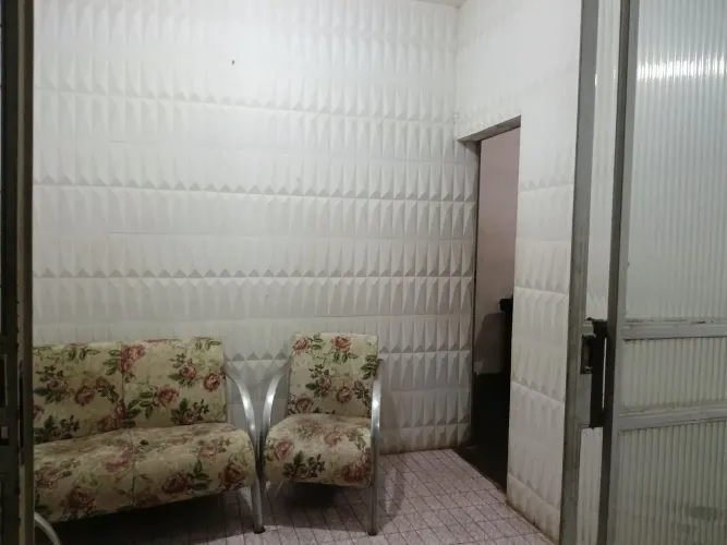 Alugo quarto para mulheres
