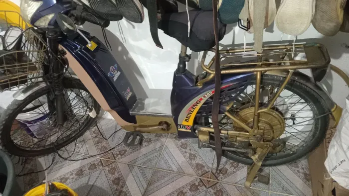 Bicicleta elétrica funcionando 