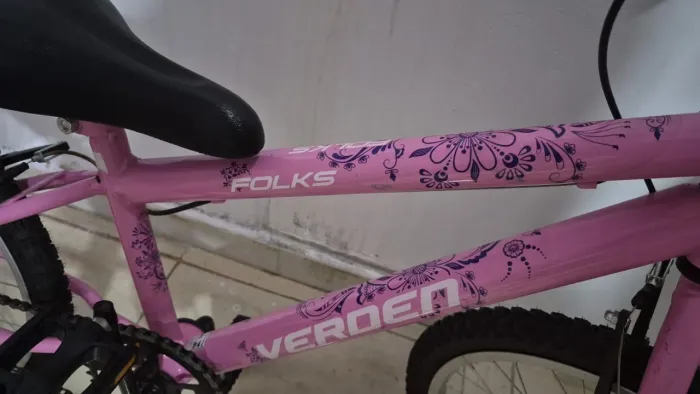 Bicicleta rosa nova