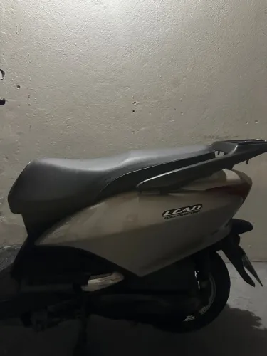 Lead 110 zero bala recém revisada motor elétrico e embreagem nova