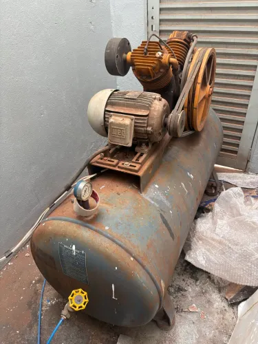 Compressor de Ar Industrial Schulz 20 Pés 350L - Para Revisão