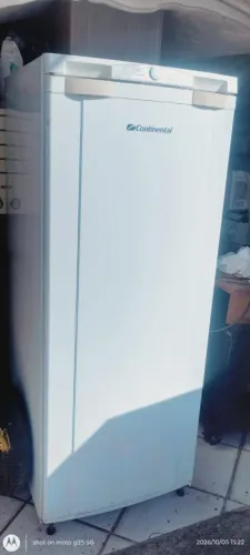 Vendo essa geladeira funcionando perfeitamente 580 reais * zap chama lá.