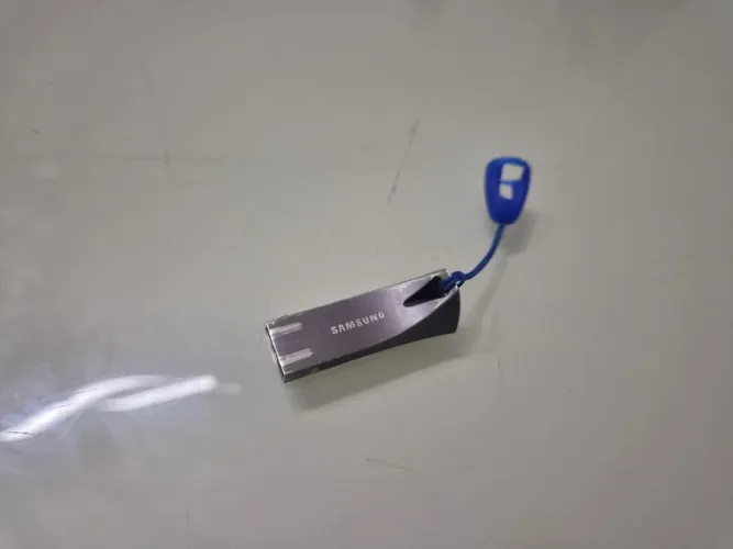 Samsung Flash Drive 256gb USB BAR Plus 3.1