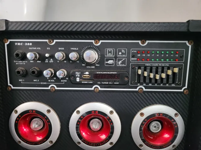 Conjunto 2 Caixas Amplificadas com MP3 FM Bluetooth TRC-388