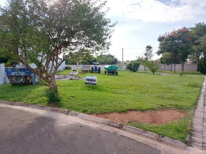 TERRENO DE CANTO - 438,50 M² - CONDOMÍNIO RESIDENCIAL VILLA BELLA SIENA - PAULÍNIA