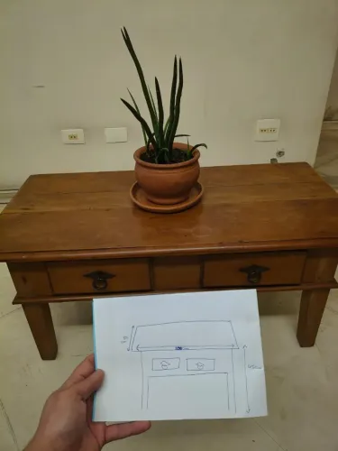 Mesa de centro em madeira maciça