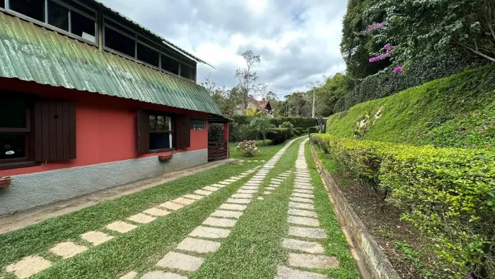 Um sítio para quem busca tranquilidade com praticidade! A apenas 3km do centro de Friburgo
