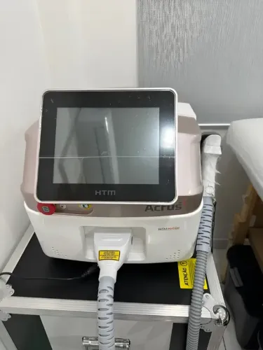 Ácrus Aparelho Laser De Epilação Triple Wave - Htm (Usado) (com Nota Fiscal)