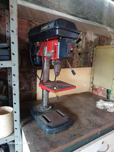 Vende-se furadeira de bancada schuz 