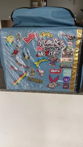 VENDO BAG DE COURO IMPERMEÁVEL E LAMINADA.