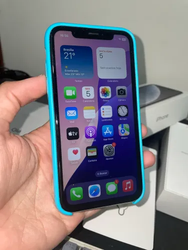 iPhone XR 128gb funcionando tudo com caixa 