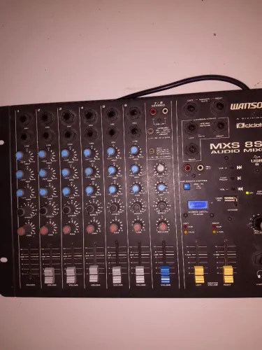 Mesa de som mxs 8sd. Troco por instrumento ?