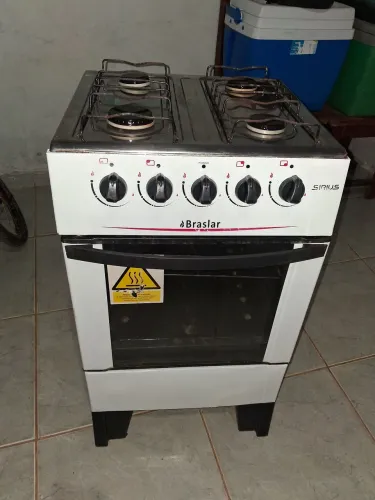 Vende-se fogão em perfeitas condições valor 350