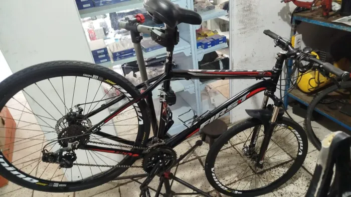 Bike aro 29 , Quadro 21 toda revisada, toda Shimano, pneus novos , banco ge