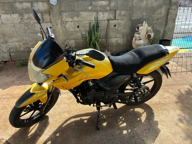 Vendo ou troco por carro.