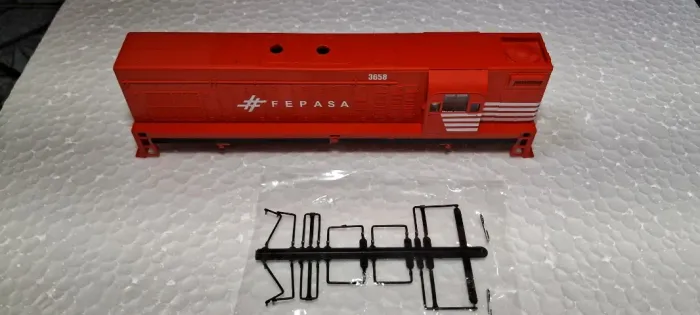 CARCAÇA LOCOMOTIVA FRATESCHI G12 FEPASA NOVA