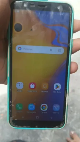 Celular Samsung Galaxy j4 core tela um pouco trincada mais funcionando normalmente