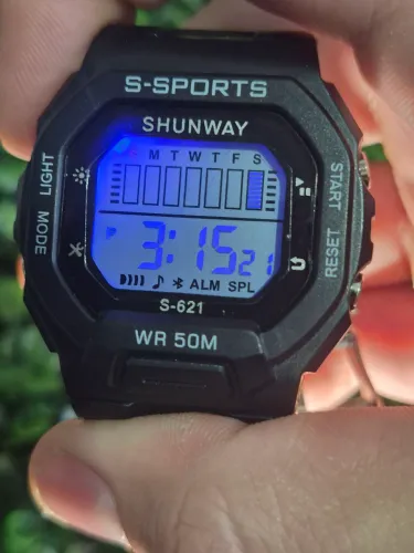 Relógio Digital Resistente a Água Modelo Novo Esportivo