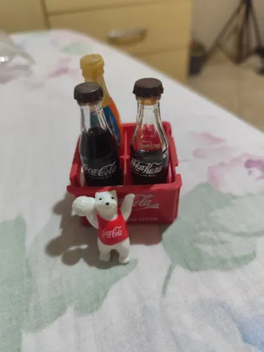Mini garrafinhas da coca de vidro + engradado da coca-cola anos 80e 90 coleção