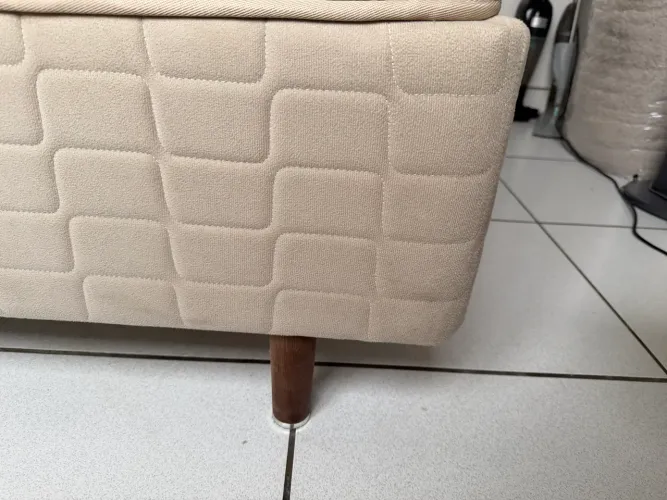 Vendo base de cama de casal Anjos