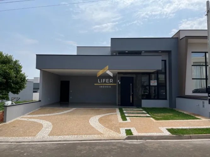 Casa à venda no Condomínio Olívio Franceschini, em Hortolândia/SP.