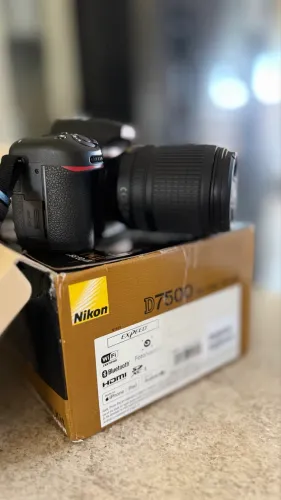 NIKON D7500 KIT COM LENTE 18-140