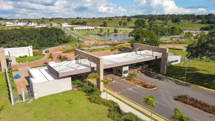 Terreno Condomínio Parqville Quaresmeira