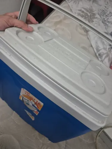 Caixa Térmica Cooler 16 Litros com suporte pra copos