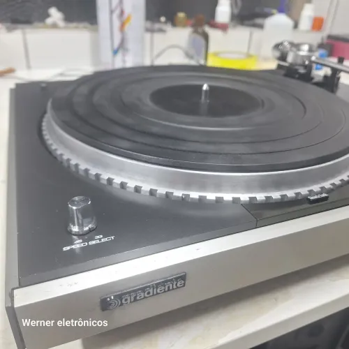 Toca disco Gradiente dd200q 