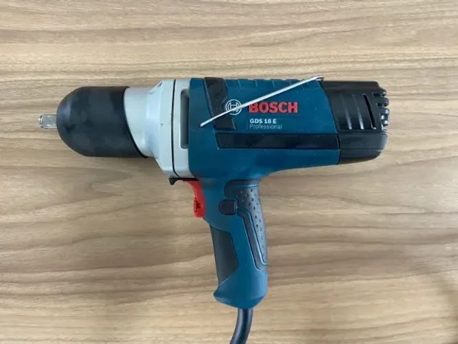 Chave de Impacto Bosch - GDS 18E Professional - 220V e 500W