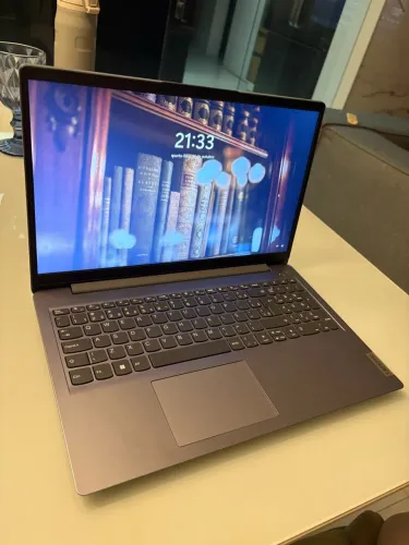 Lenovo IdeaPad 3 AMD Ryzen 7 5700U - 12 GB RAM - SSD 512 GB NVMe - Impecável