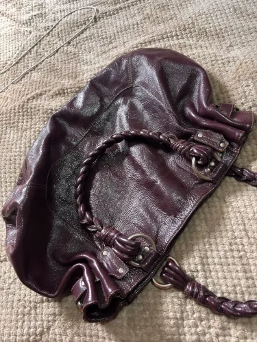 Bolsa nacional cor vinho