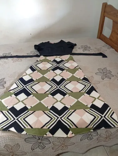 Vestido evangélico, longo e elegante.