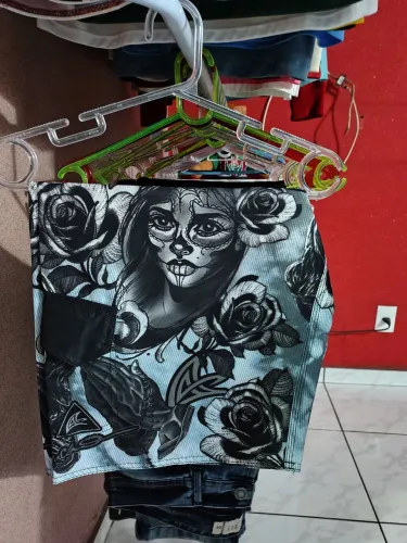 Bermuda tactel estampada 