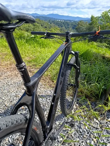 Folk Pro carbon 