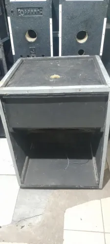 Caixa de Som para Fone de 18