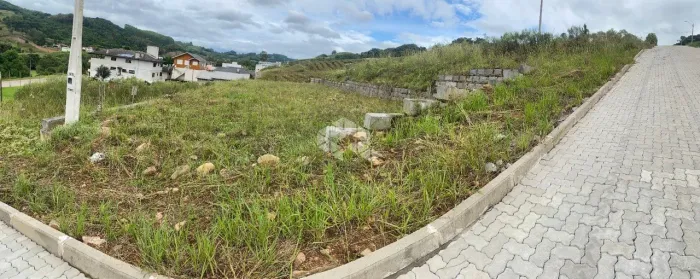 Terreno com 604,50 m2 em Vila Jansen