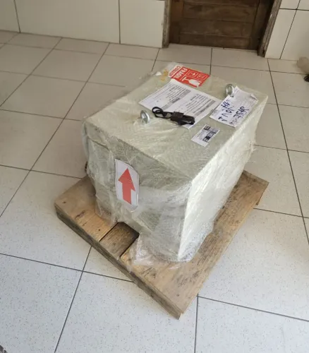 Vende-se Autotransformador trifásico. 