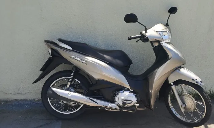 Moto Biz de conservada