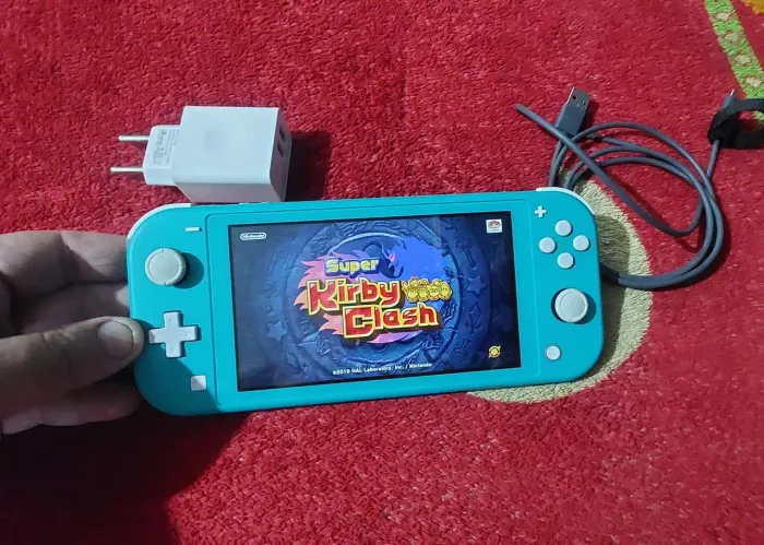nintendo switch lite praticamente novo com carregador